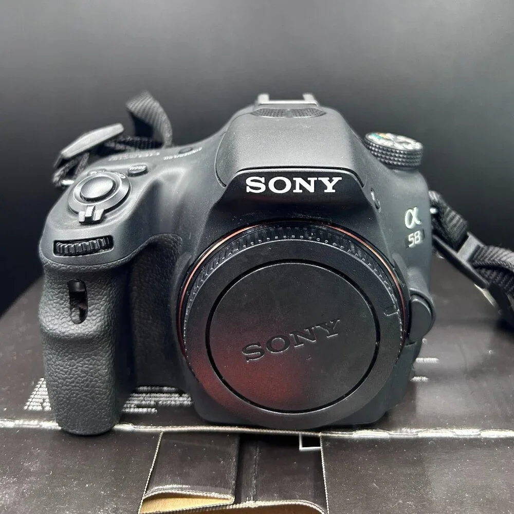 Sony Alpha SLT A58 Camera 20.1MP Lens Kit DT 18-55mm F 3.5-5.6 SAM II Lens